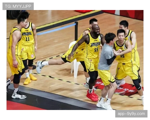 高位抢断降至场均11.5次，十年最低值折射长传战术普及化