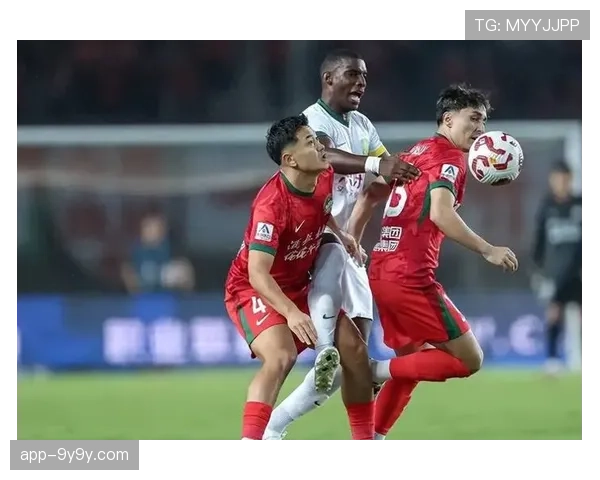 山东泰山vs上海海港前瞻：卫冕冠军迎战领头羊，新赛季首次强强对话